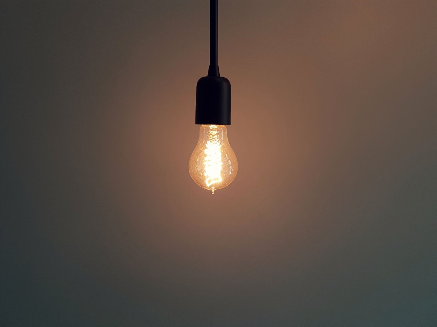 Potencia Eléctrica: Qué Significa el Consumo y Por Qué se Calienta el Cable